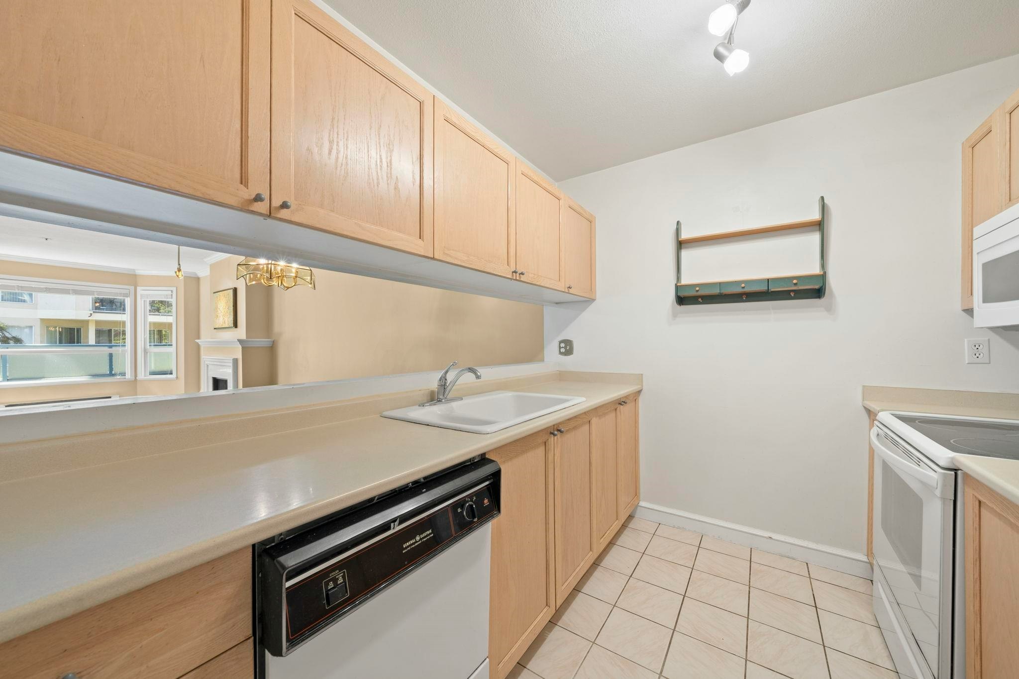 109-8680 Lansdowne Road - 3