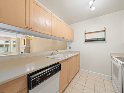 109-8680 Lansdowne Road - 3