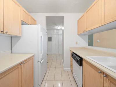 109-8680 Lansdowne Road - 2