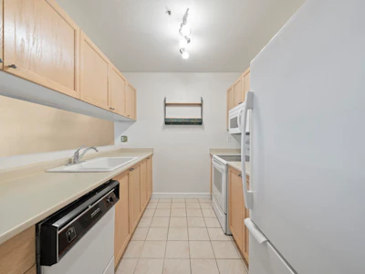 109-8680 Lansdowne Road - 4
