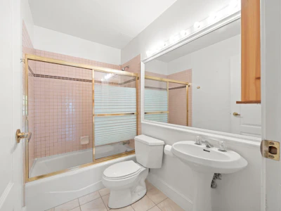 109-8680 Lansdowne Road - 5