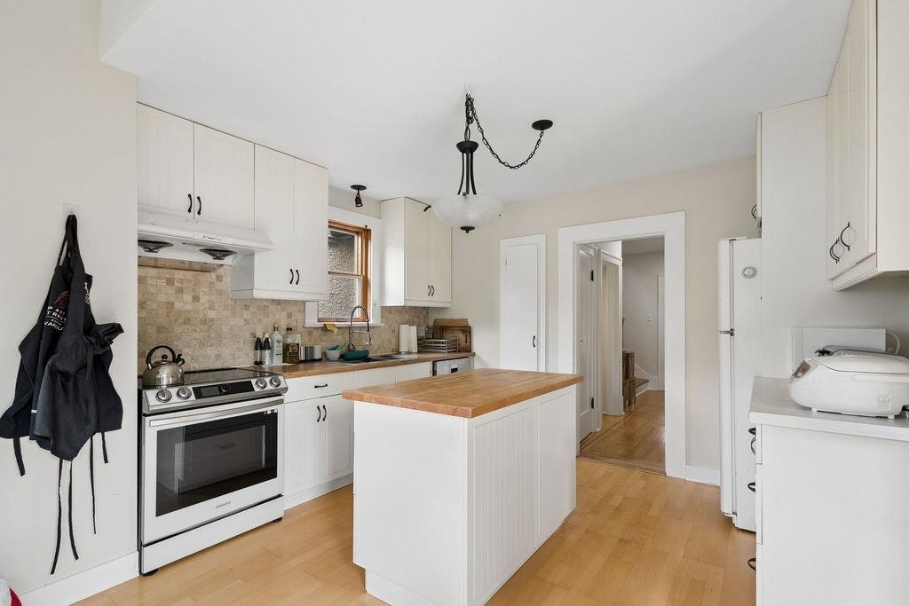 4620 W 7th Avenue, Vancouver, BC, V6R 1X5 - 2