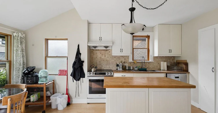 4620 W 7th Avenue, Vancouver, BC, V6R 1X5 - 3