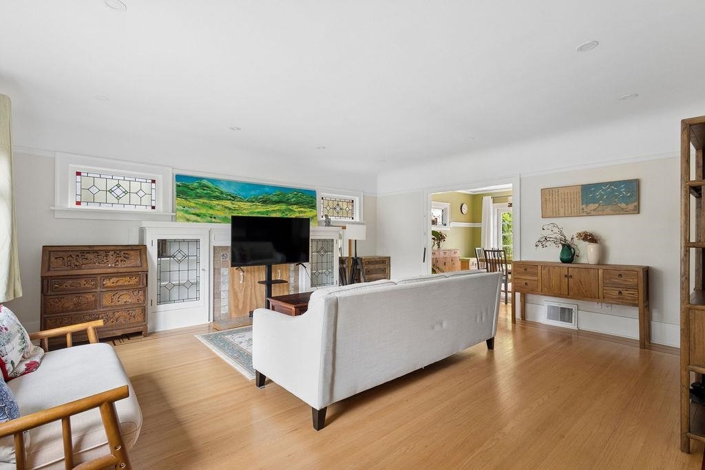 4620 W 7th Avenue, Vancouver, BC, V6R 1X5 - 4