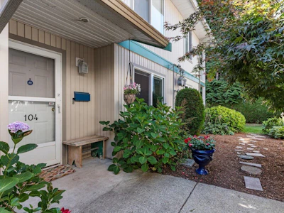 104-9855 Quarry Road - 3