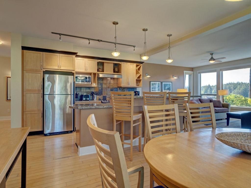 11D-12849 Lagoon Road, Pender Harbour Egmont, BC, V0N 2H0 - 9