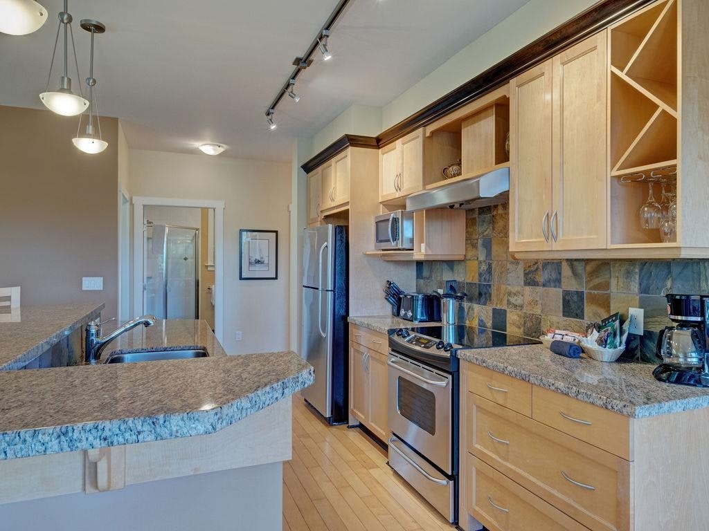 11D-12849 Lagoon Road, Pender Harbour Egmont, BC, V0N 2H0 - 7