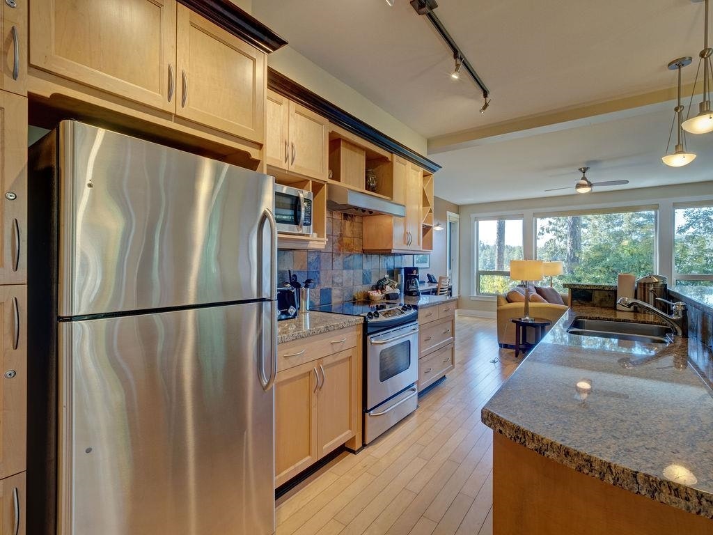 11D-12849 Lagoon Road, Pender Harbour Egmont, BC, V0N 2H0 - 6