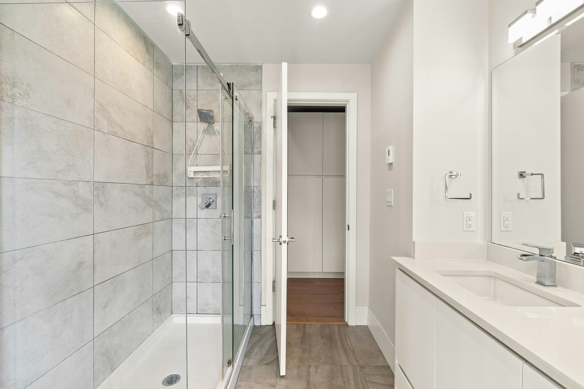 202-1591 Bowser Avenue, North Vancouver, BC, V7P 2Y4 - 14