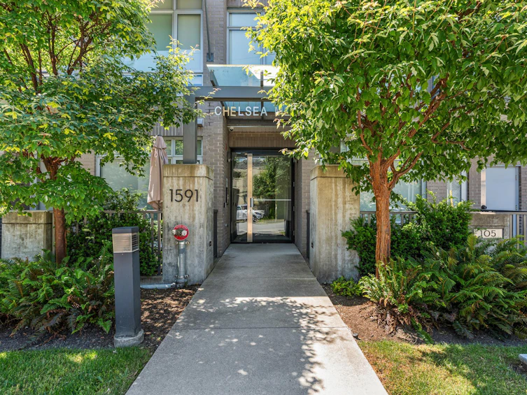 202-1591 Bowser Avenue, North Vancouver, BC, V7P 2Y4 - 17