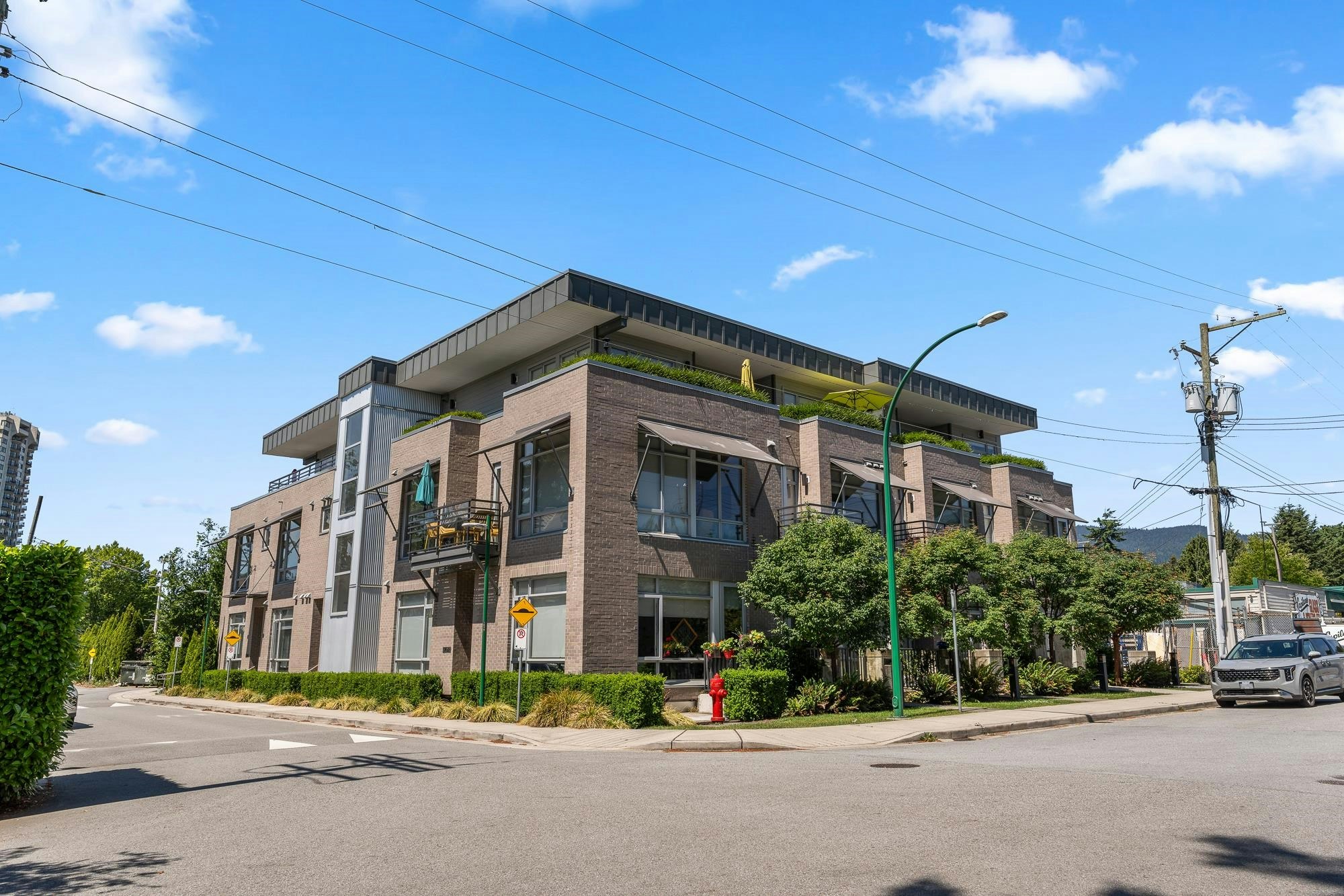 202-1591 Bowser Avenue, North Vancouver, BC, V7P 2Y4 - 2