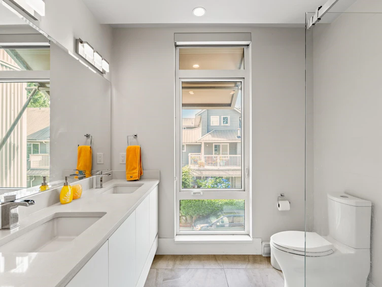 202-1591 Bowser Avenue, North Vancouver, BC, V7P 2Y4 - 12