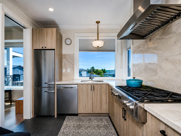 6860 Hycrest Drive, Burnaby, BC, V5B 2X2 - 23