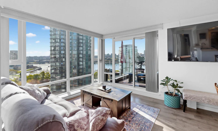 1501-455 Beach Crescent