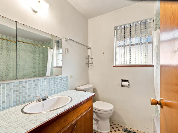 1955 Turner Street, Vancouver, BC, V5L 1Z9 - 21