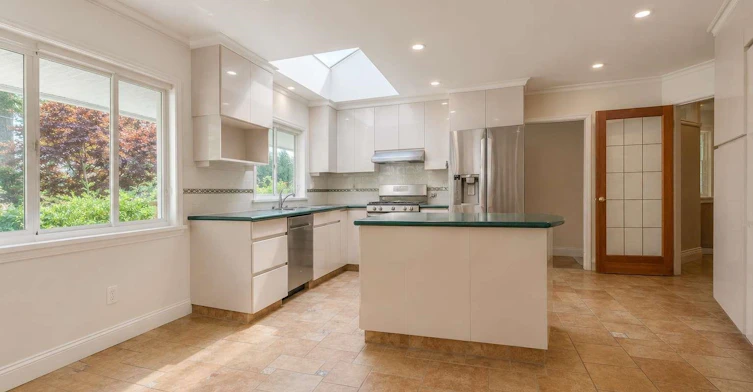 606 St Andrews Road, West Vancouver, BC, V7S 1V4 - 4