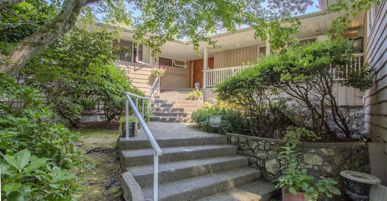 606 St Andrews Road, West Vancouver, BC, V7S 1V4