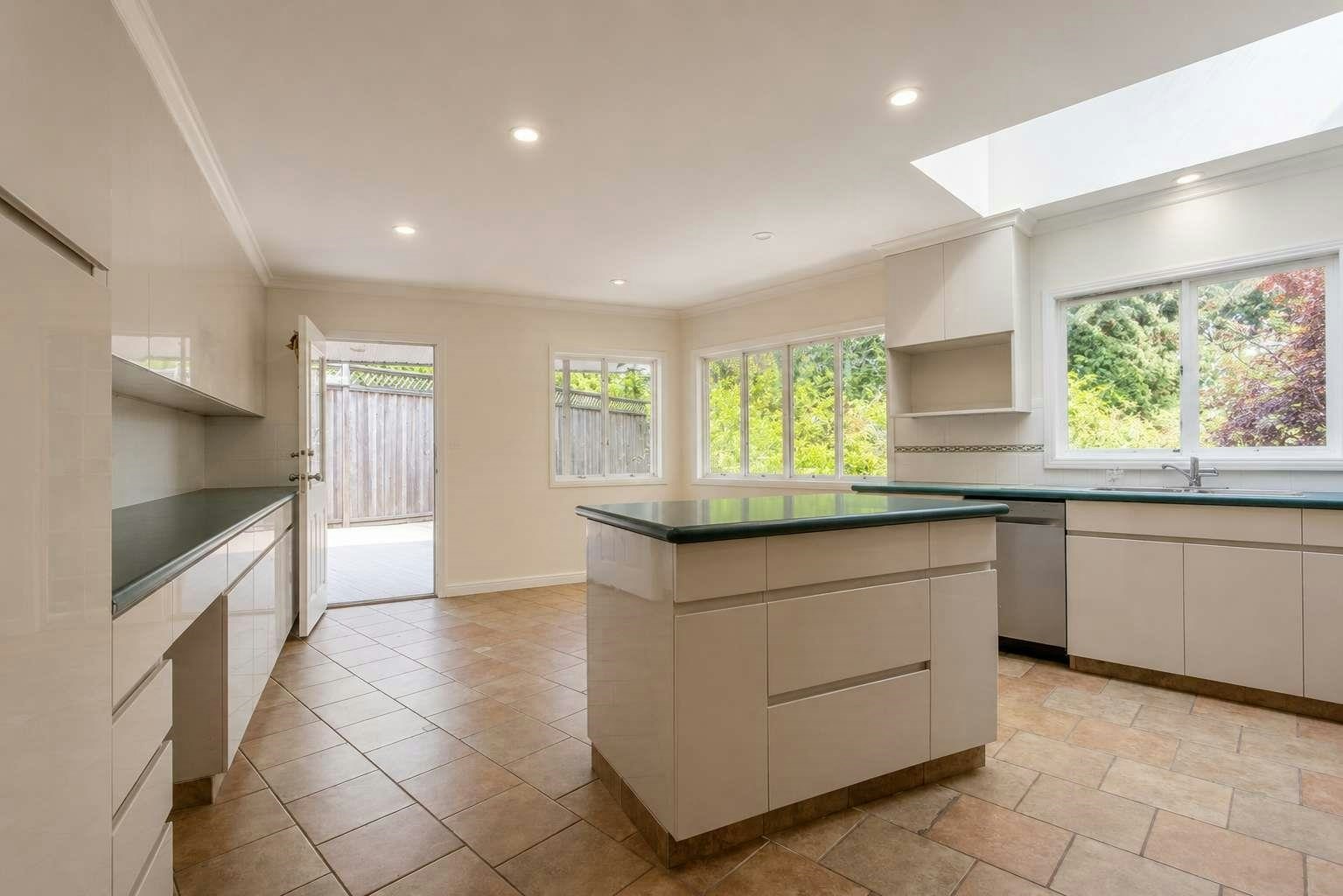 606 St Andrews Road, West Vancouver, BC, V7S 1V4 - 5