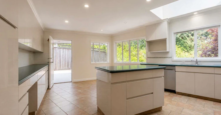 606 St Andrews Road, West Vancouver, BC, V7S 1V4 - 5