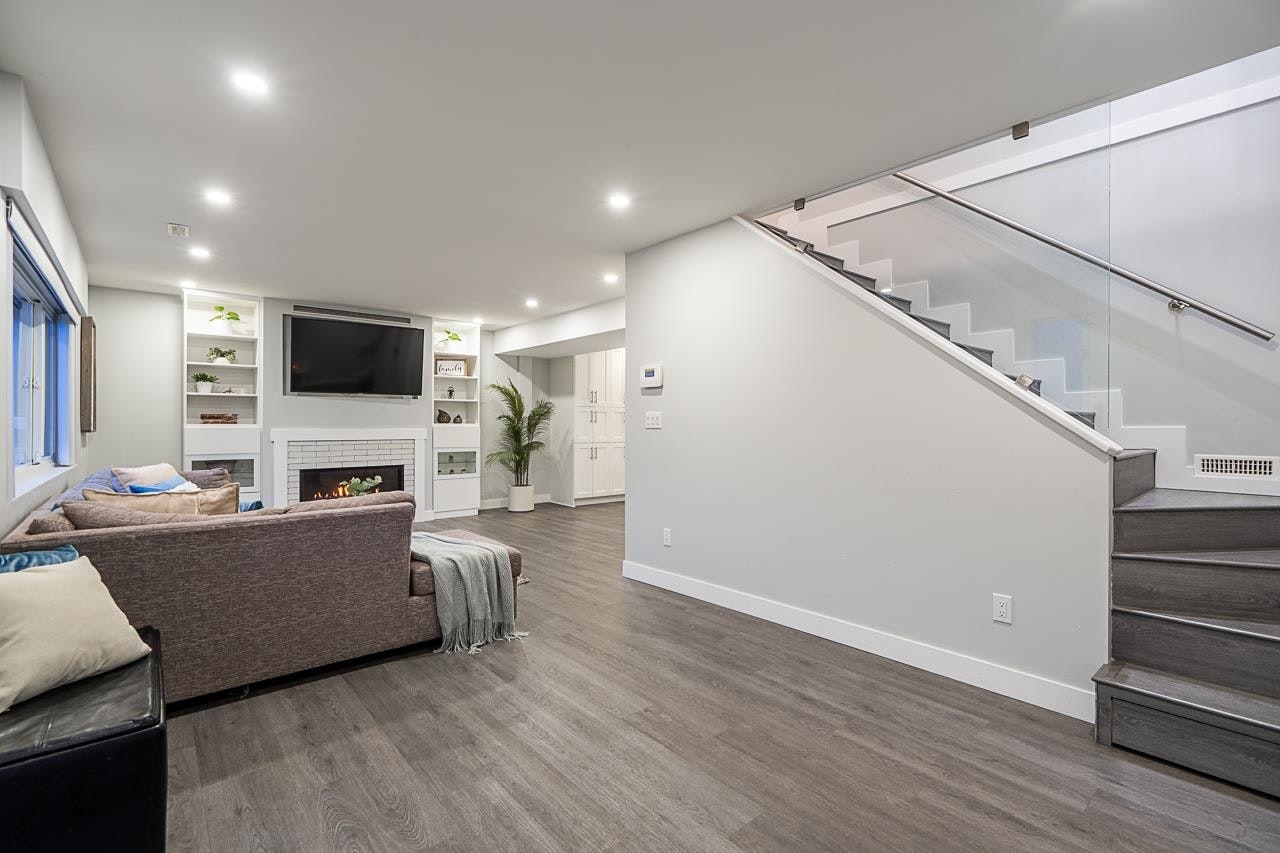 27527 31a Avenue - 3
