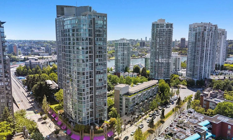 2801-1008 Cambie Street