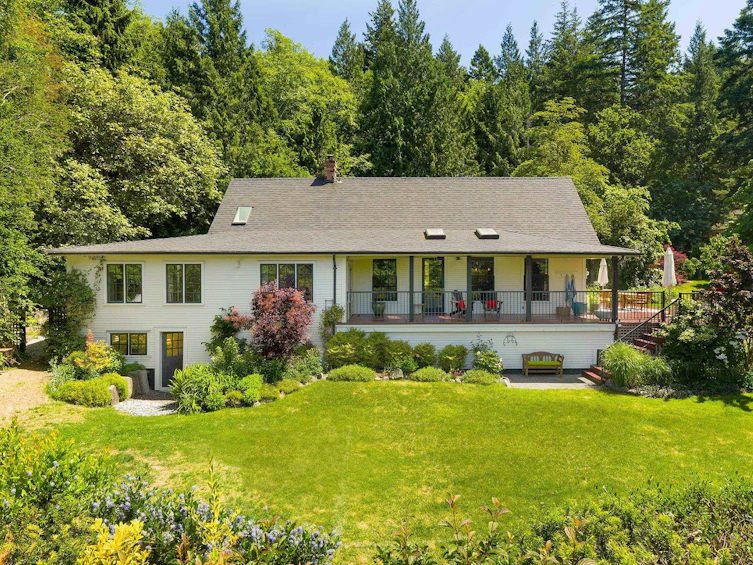 822 Captains Way, Bowen Island, BC, V0N 1G2 - 2