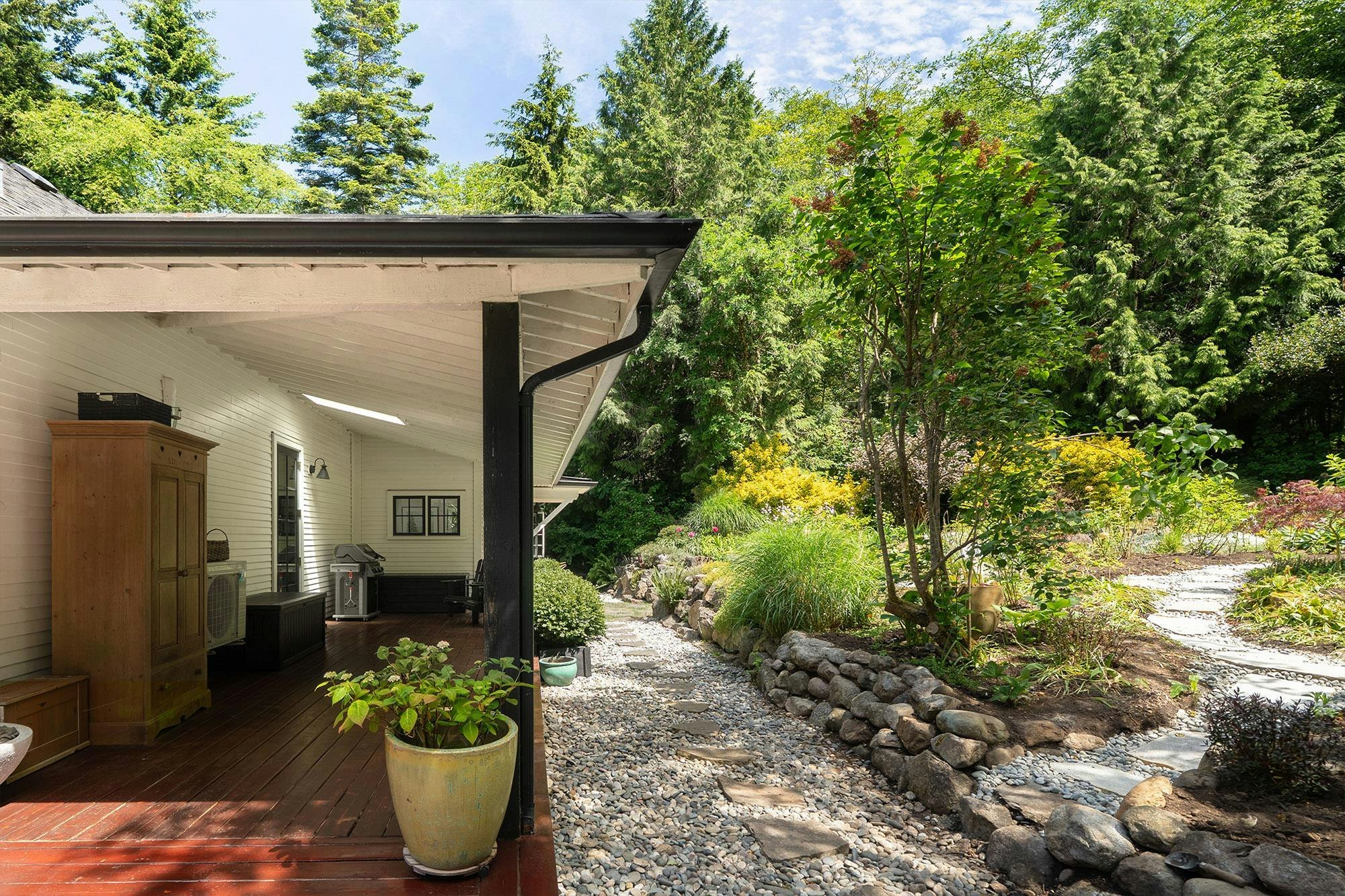 822 Captains Way, Bowen Island, BC, V0N 1G2 - 3