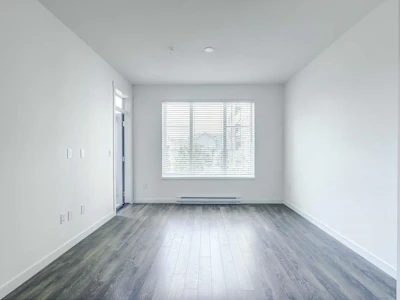215-15825 85 Avenue - 4