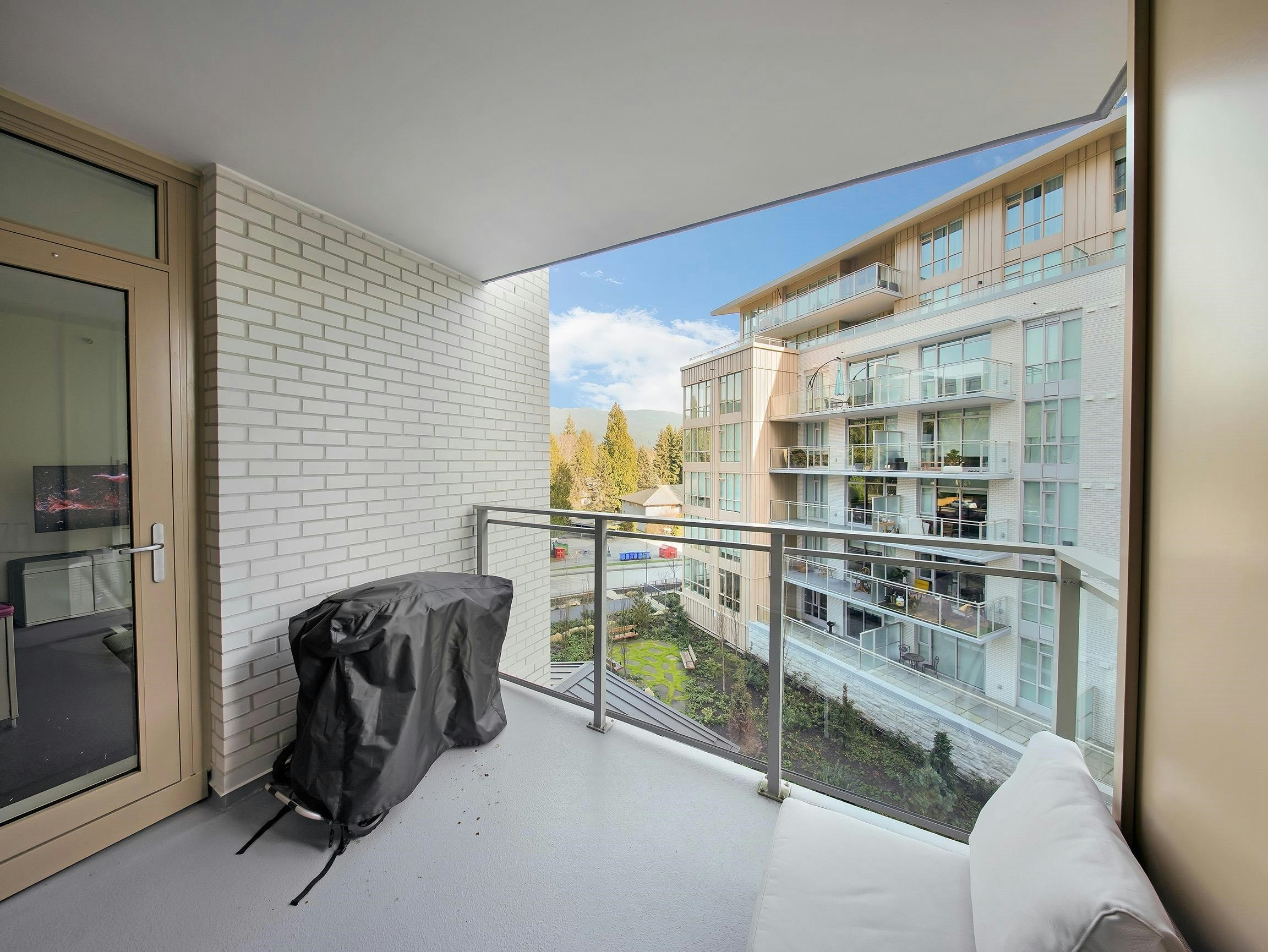 404-2375 Emery Court, North Vancouver, BC, V7J 0E8 - 10