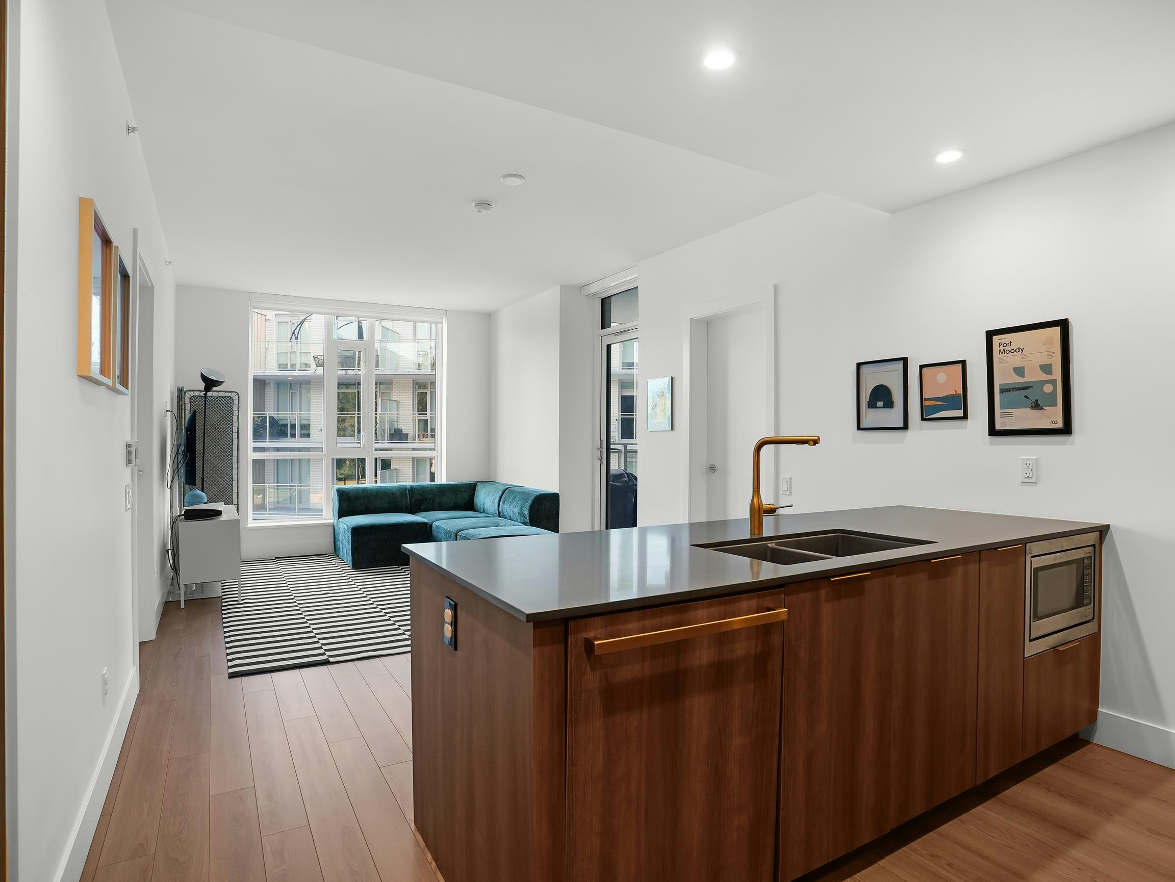 404-2375 Emery Court - 4