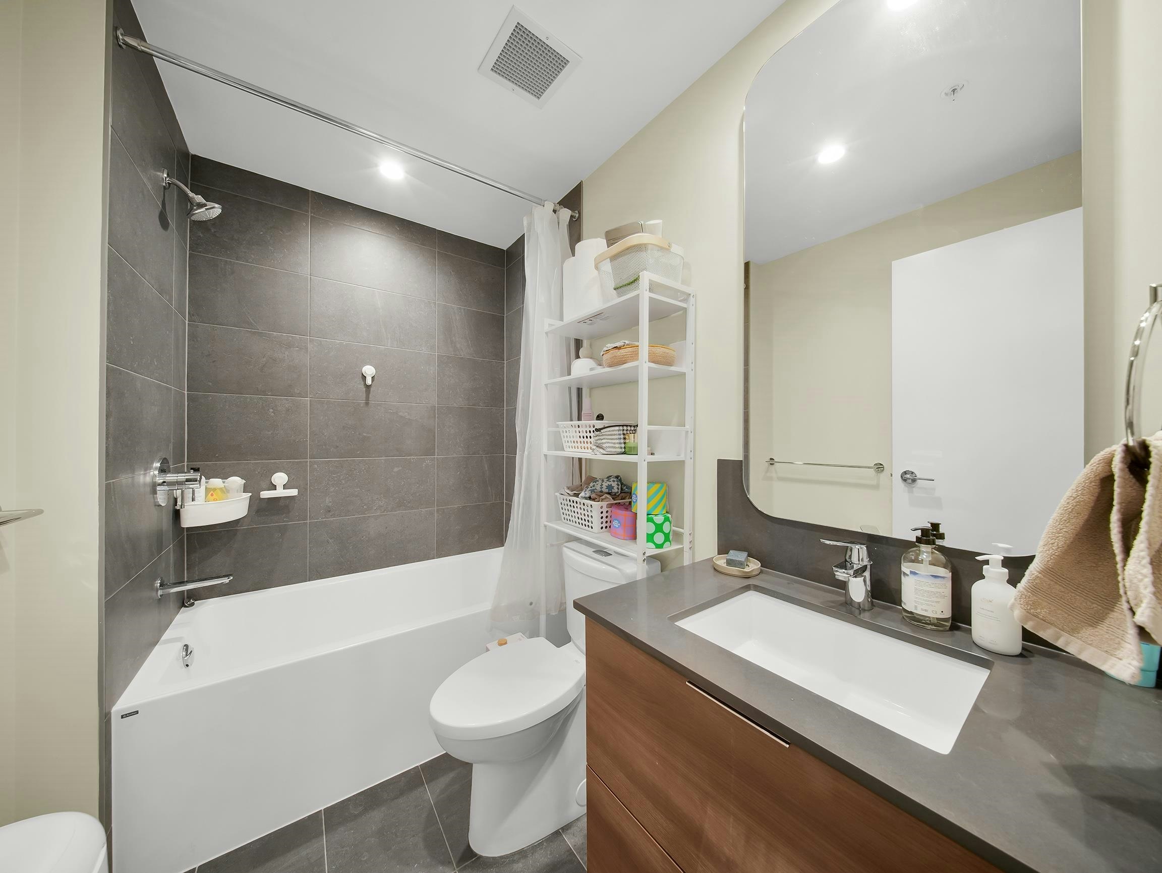 404-2375 Emery Court, North Vancouver, BC, V7J 0E8 - 18