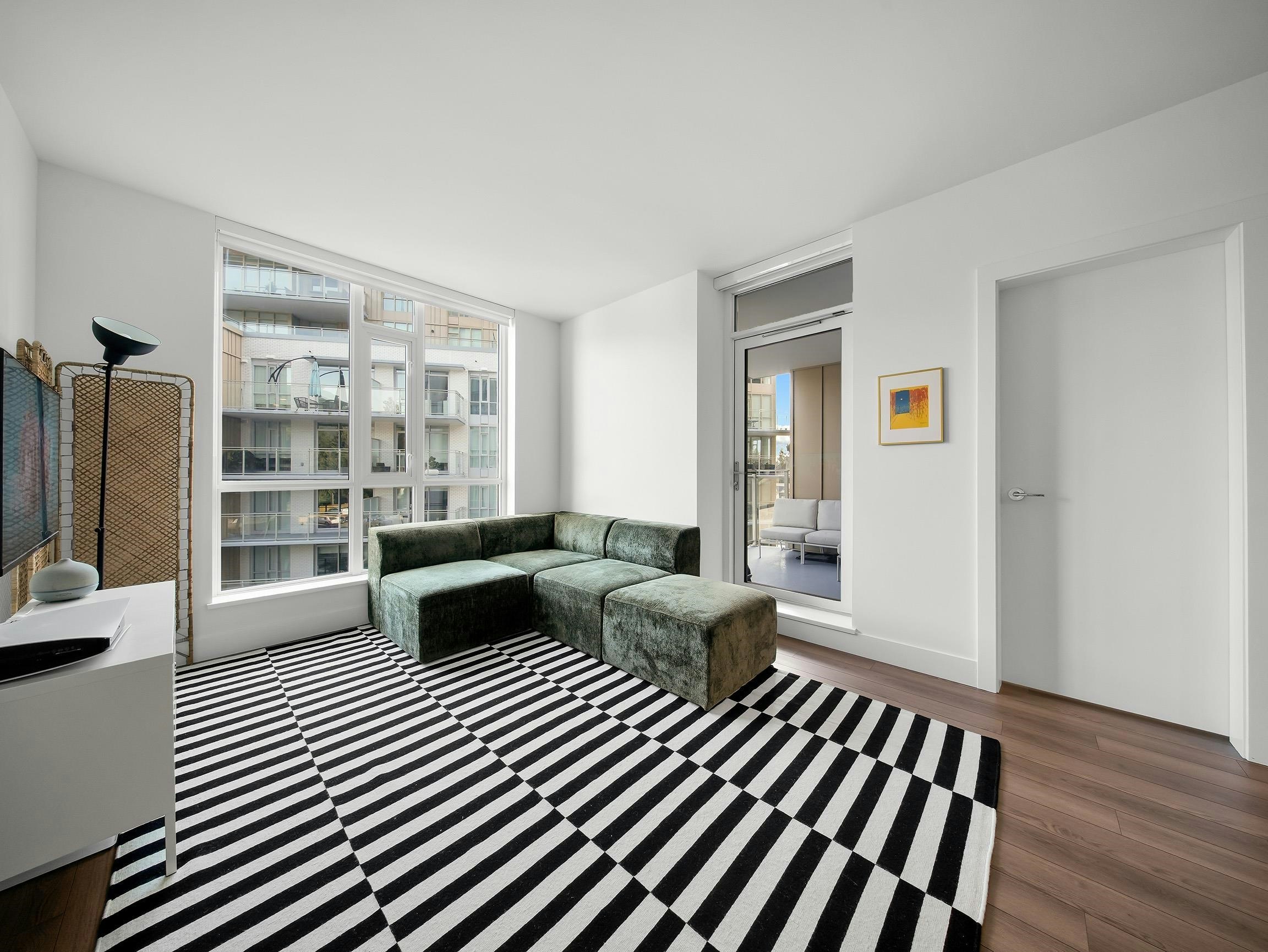 404-2375 Emery Court - 3