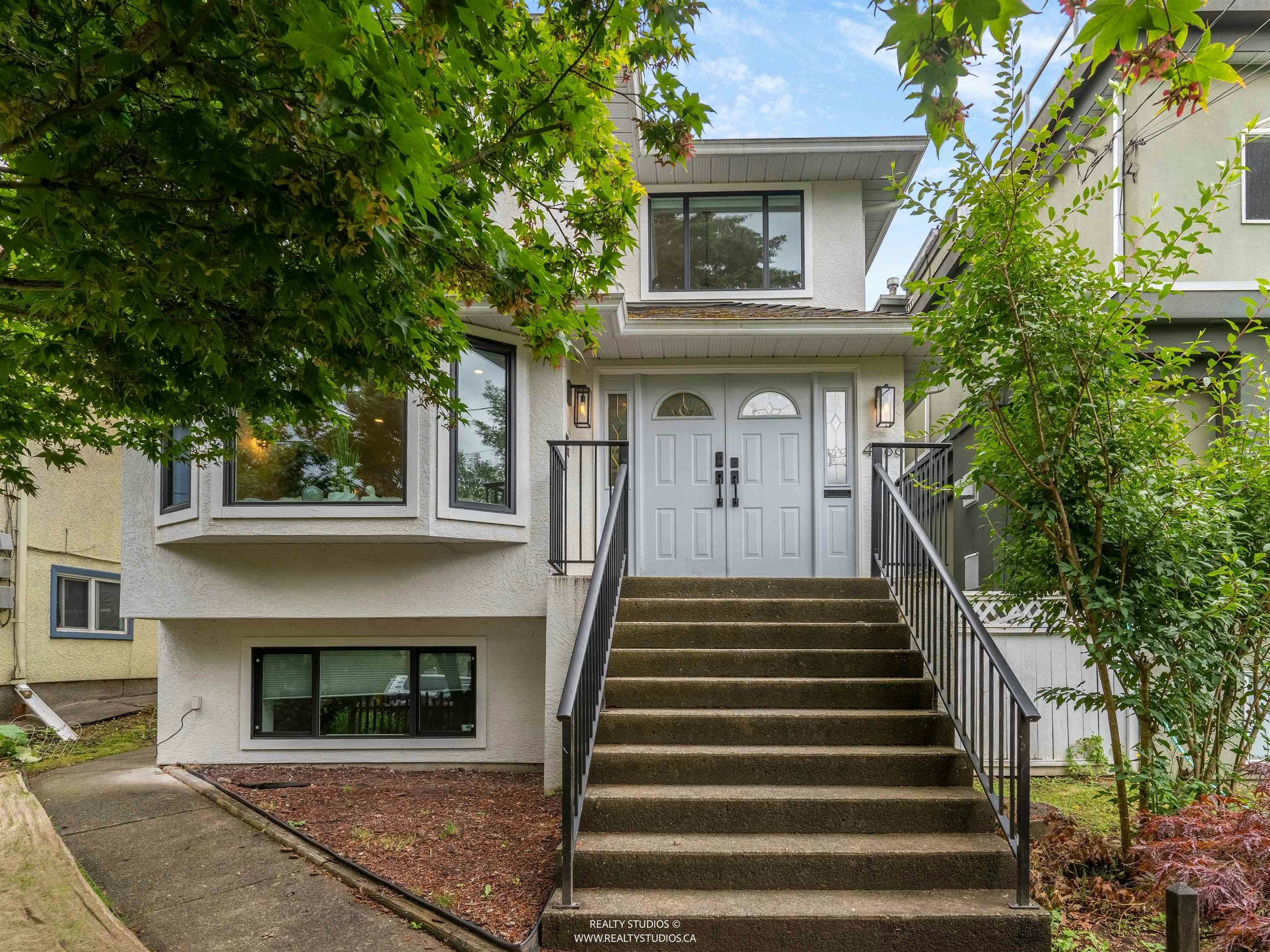 4588 James Street - 2