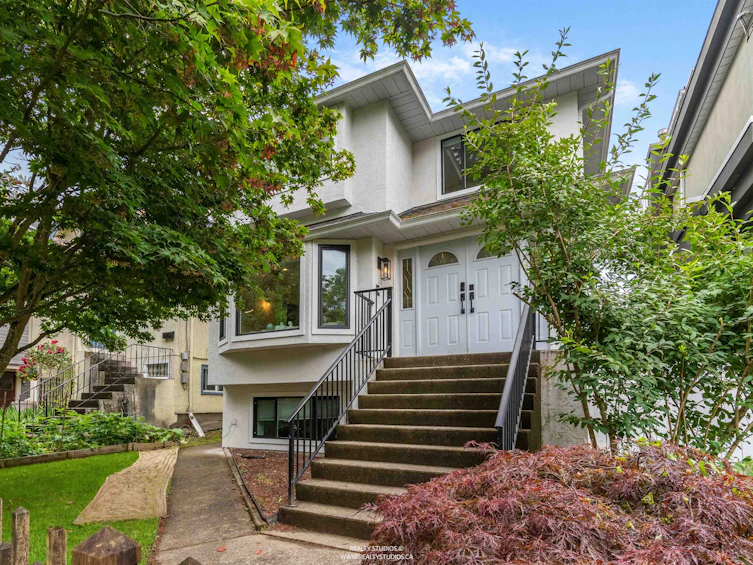 4588 James Street, Vancouver, BC, V5V 3J3