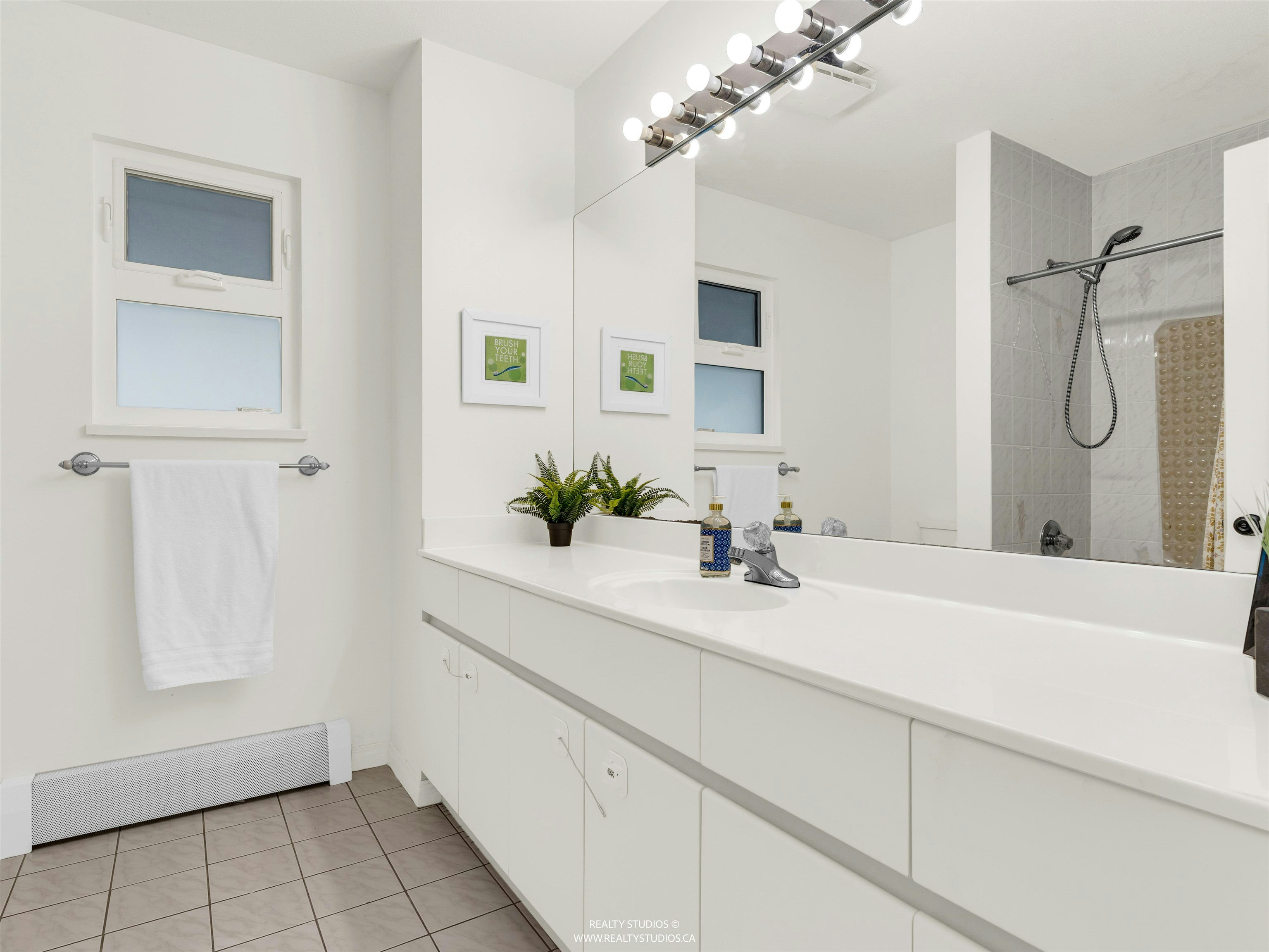 4588 James Street, Vancouver, BC, V5V 3J3 - 26