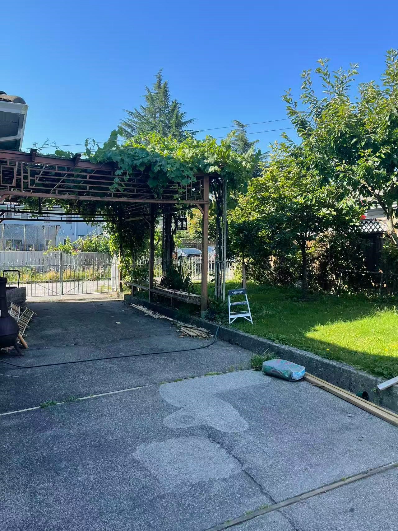 1000 Cliff Avenue, Burnaby, BC, V5A 2J9 - 11