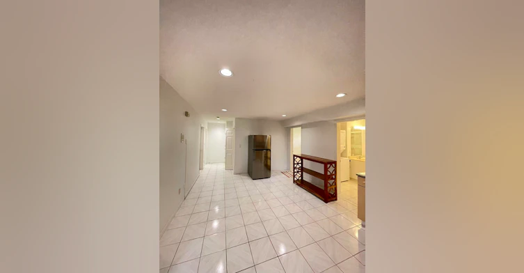 1000 Cliff Avenue, Burnaby, BC, V5A 2J9 - 4