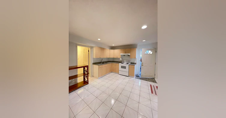 1000 Cliff Avenue, Burnaby, BC, V5A 2J9 - 3