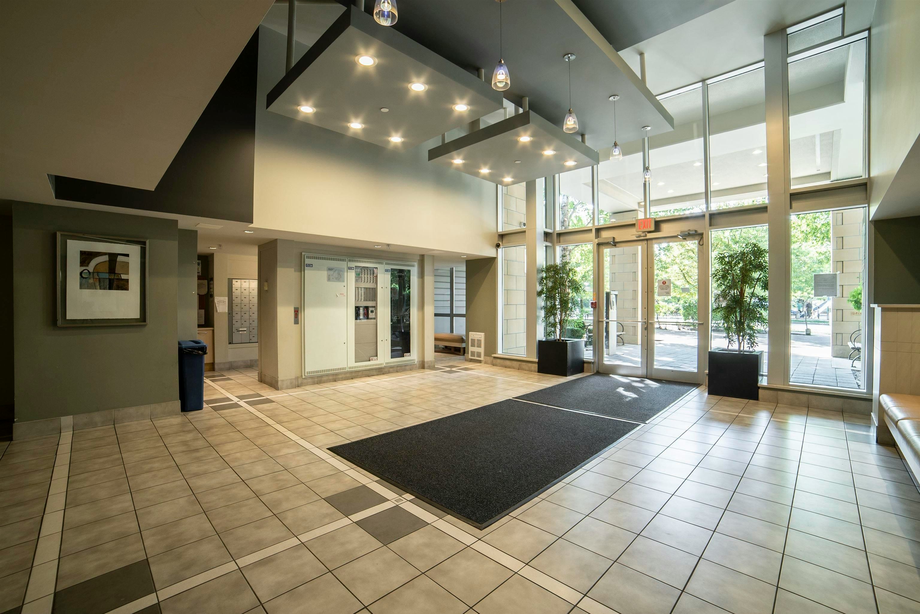 21F-3663 Crowley Drive, Vancouver, BC, V5R 6H4 - 2