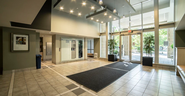 21F-3663 Crowley Drive, Vancouver, BC, V5R 6H4 - 2
