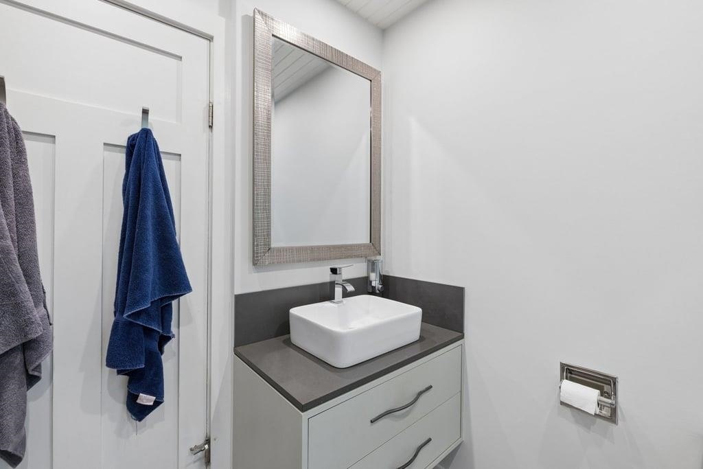 432 E Eighth Avenue, New Westminster, BC, V3L 4L1 - 23