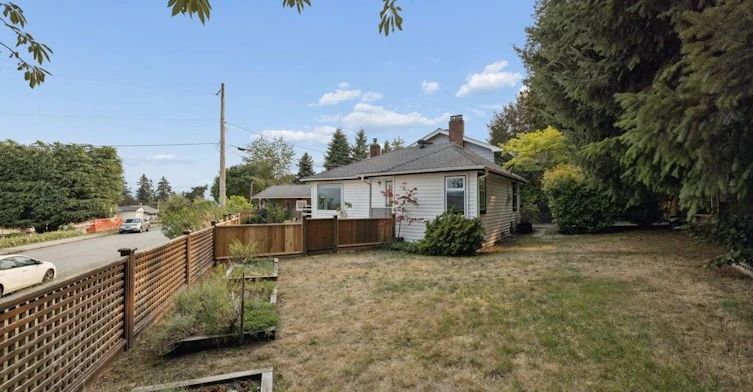 432 E Eighth Avenue, New Westminster, BC, V3L 4L1 - 3