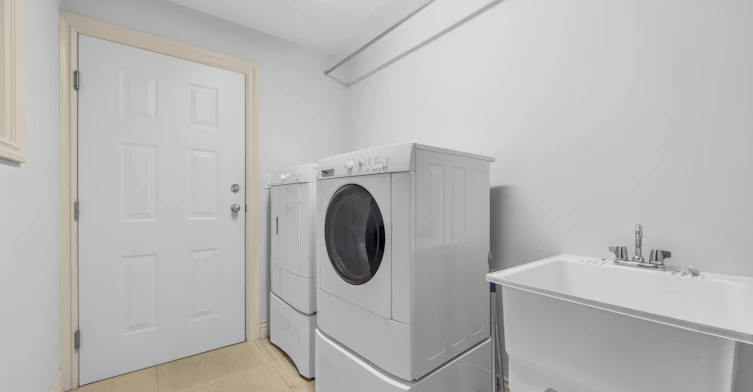 7353 Union Street, Burnaby, BC, V5A 1J1 - 31