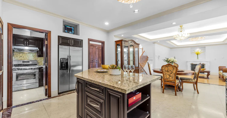 7353 Union Street, Burnaby, BC, V5A 1J1 - 12