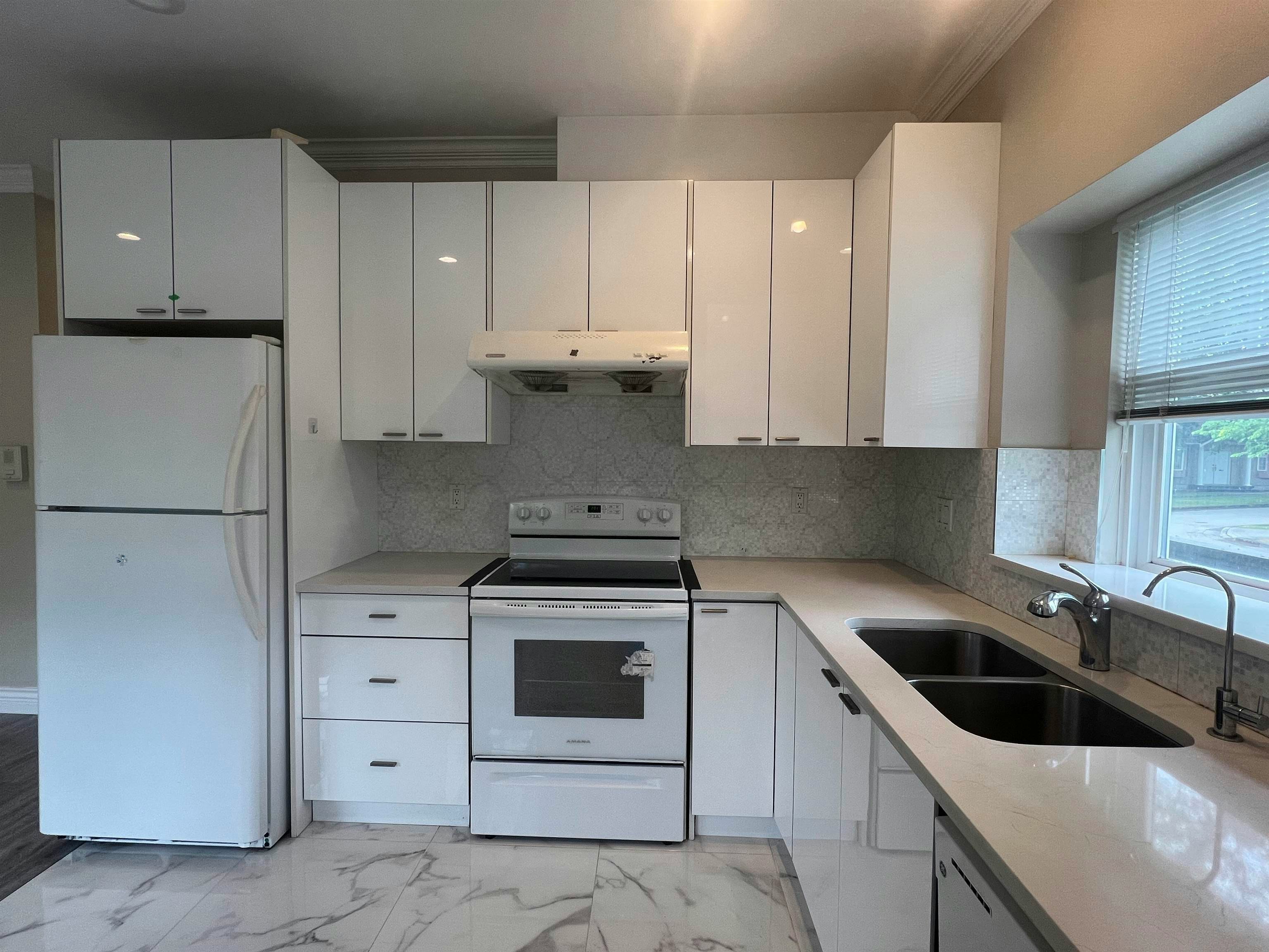 MF-8006 Cartier Street, Vancouver, BC, V6P 5T5 - 5