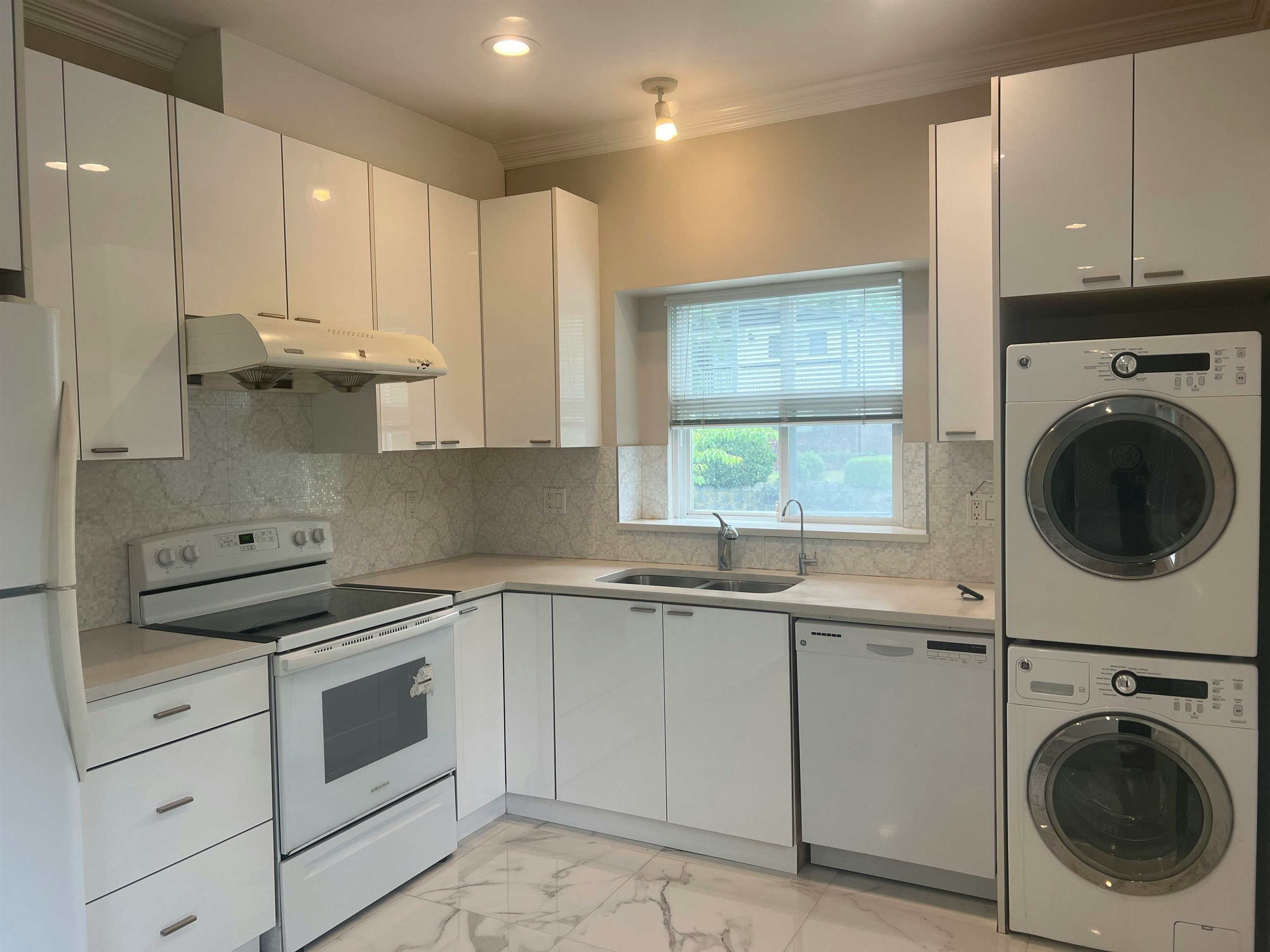 MF-8006 Cartier Street, Vancouver, BC, V6P 5T5 - 4