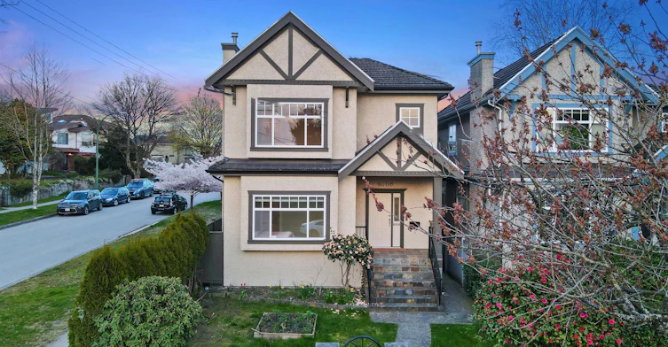 2F-8006 Cartier Street, Vancouver, BC, V6P 4T5