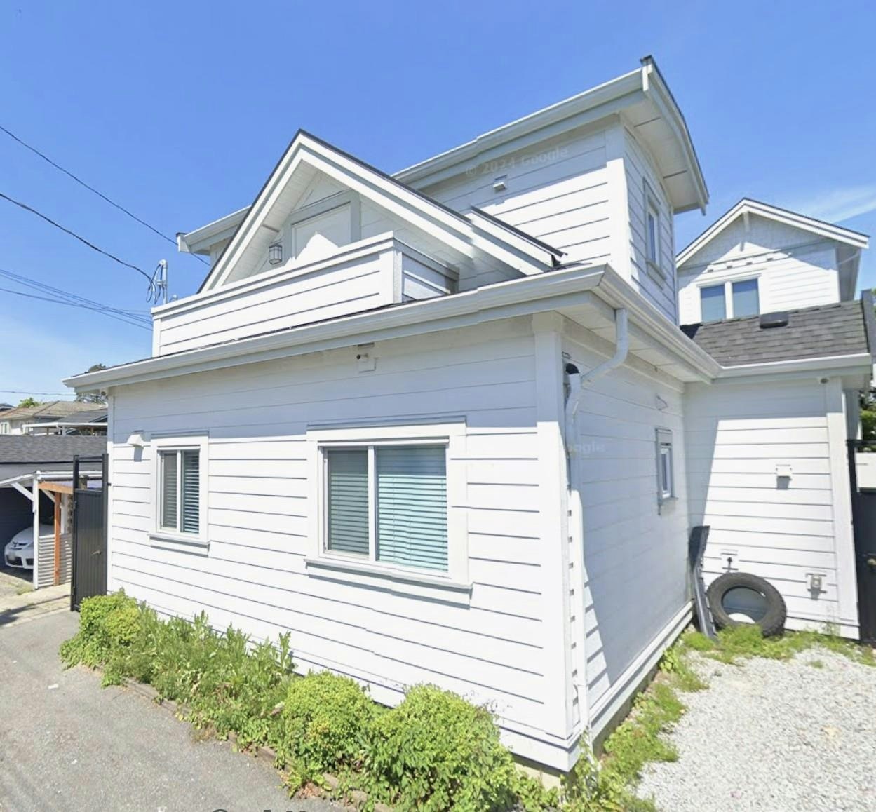 56 E 51st Avenue, Vancouver, BC, V5X 1B9