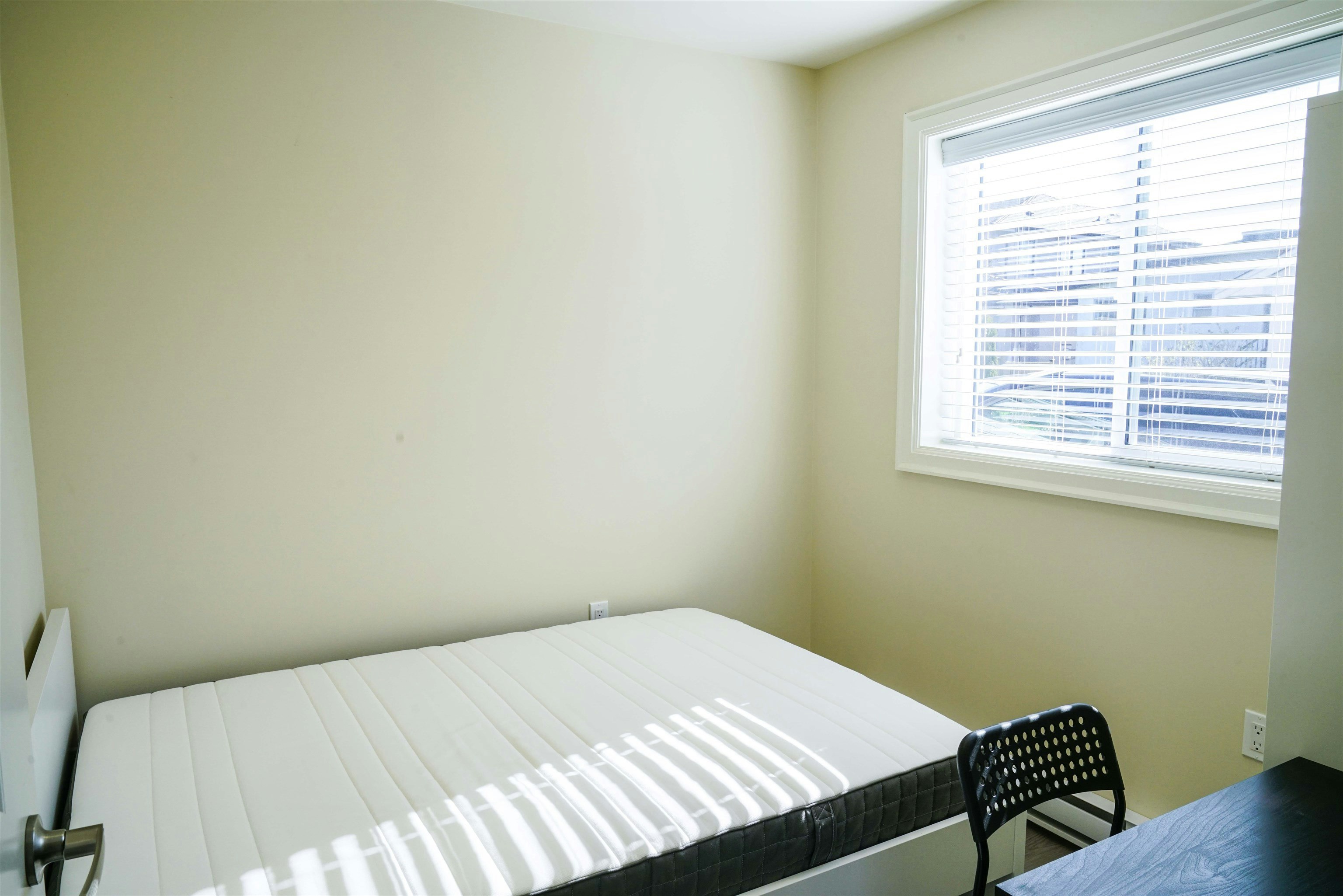 56 E 51st Avenue, Vancouver, BC, V5X 1B9 - 5