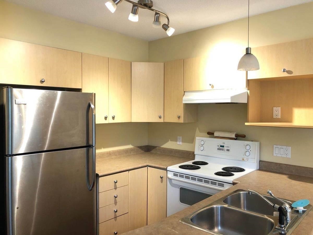 18883 65 Ave, Surrey, BC, V3S 8Y2
